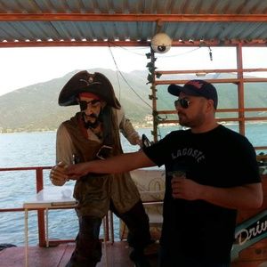 Meet your Posher, Manuel